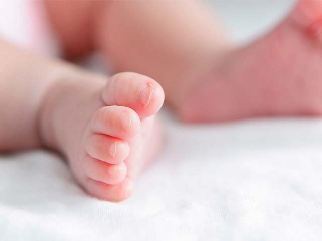 302000 Children Born in the World on the first day of New Year