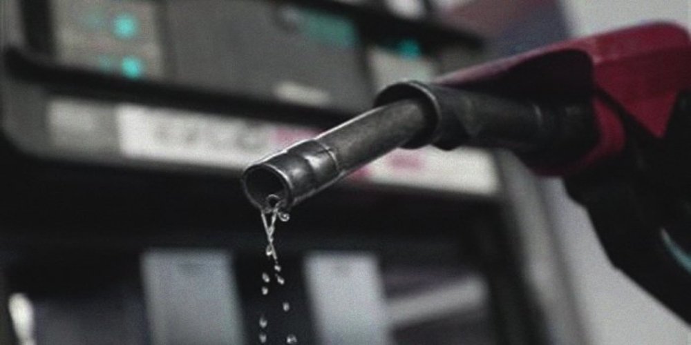Petrol Price in Pakistan is expected to reduce by Rs 31 per liter