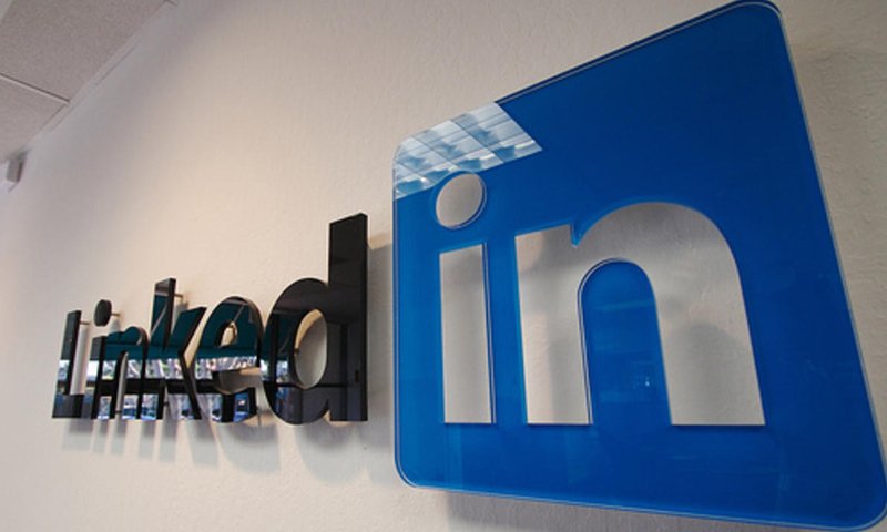 How LinkedIn can help you in getting a job?