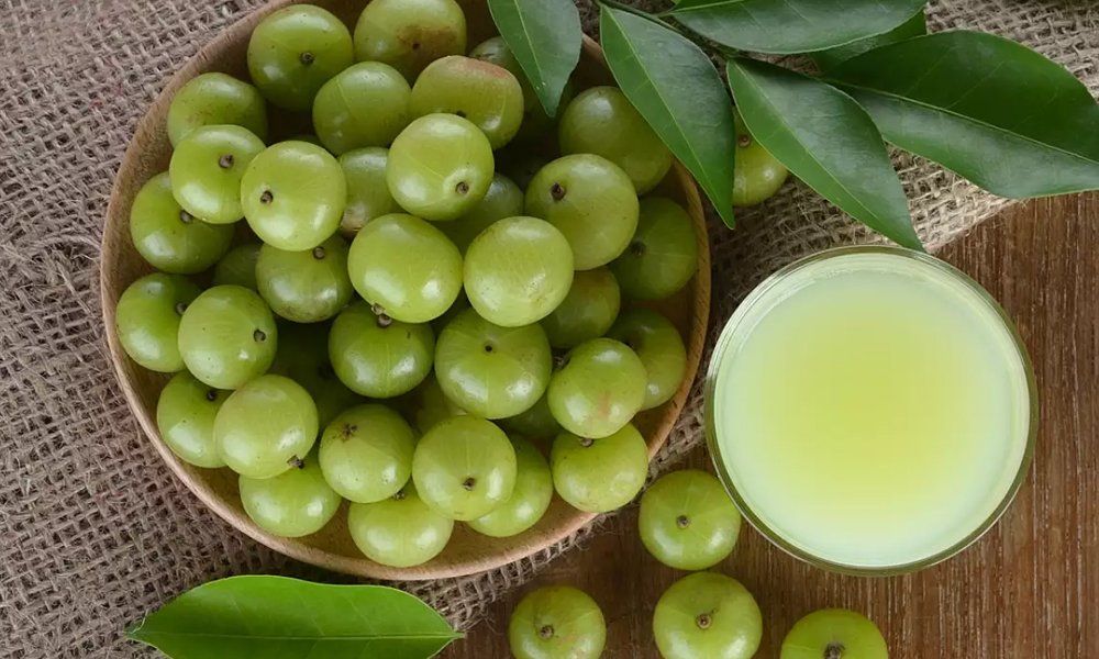 amazing-health-benefits-of-eating-amla-in-empty-stomach