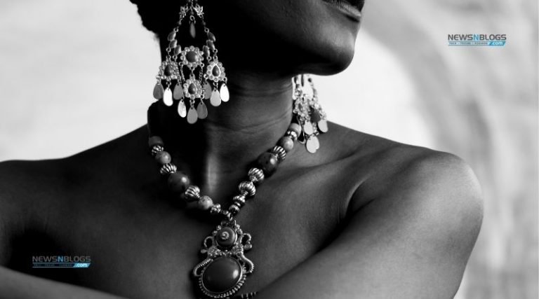 Buy earrings online What benefits to derive by wearing jewelry items