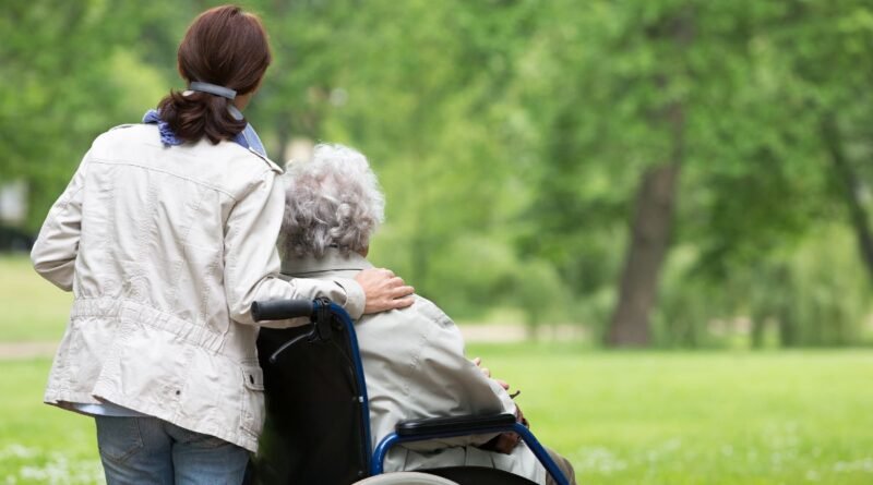 How to Tell When Assisted Living May Be Right for You-feature