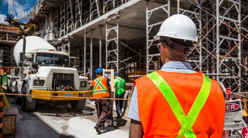 Why Is Summer Dangerous For Construction Site Outdoor Workers?
