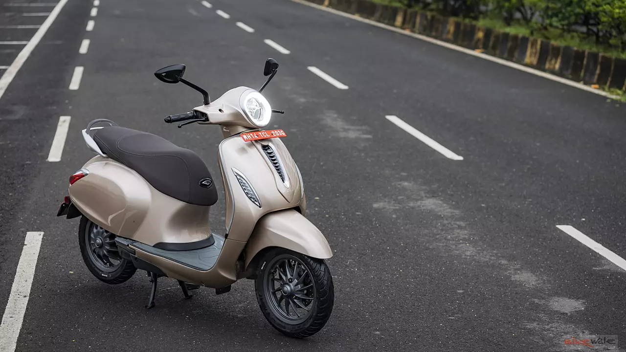 bajaj-chetak-left-front-three-quarter5