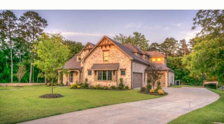 Buying a New Home When Selling an Existing One