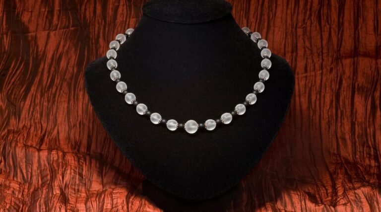 Expert Tips for Choosing the Perfect Necklace