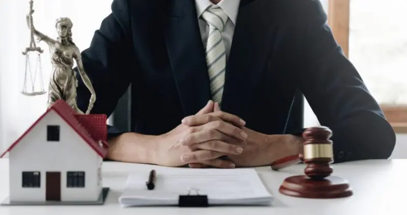 real estate lawyer
